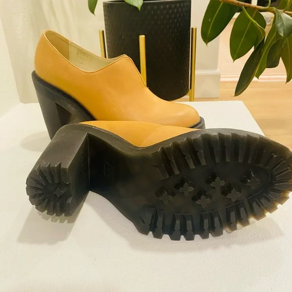 Brand New Dr. Martens Size 8 Cordelia Tan Leather Healed Shoes - Picture 4 of 5